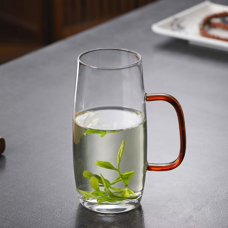 Hogyan lehet megkülönböztetni a jó és a rossz minőségű üvegpoharakat?