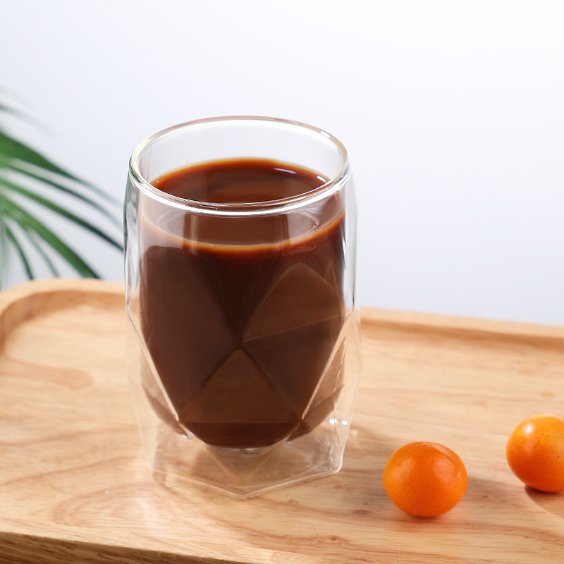 Egyszerű hőálló duplafalú hőszigetelt üvegpohár